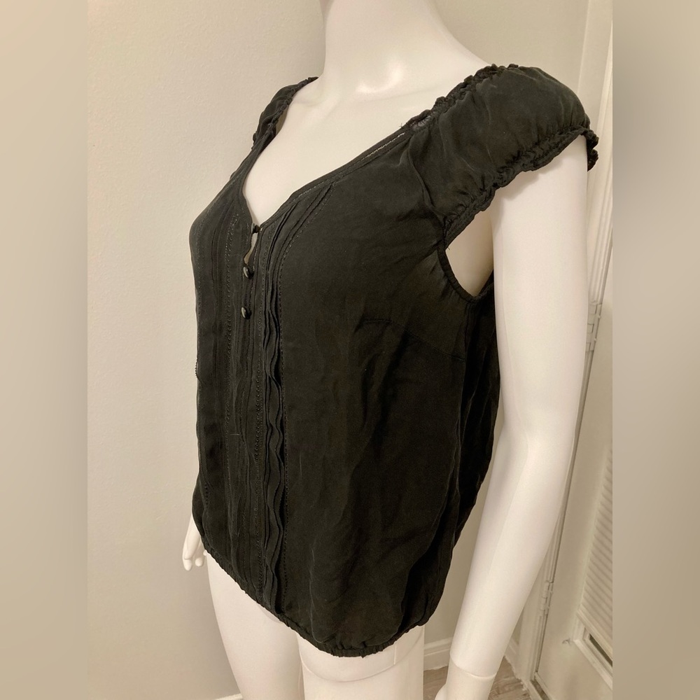 White House black market black silk shirt short sleeve button embroidered SZ- M - Picture 3 of 7